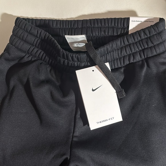 Boy’s Nike Therma Fit Pants - Picture 2 of 4